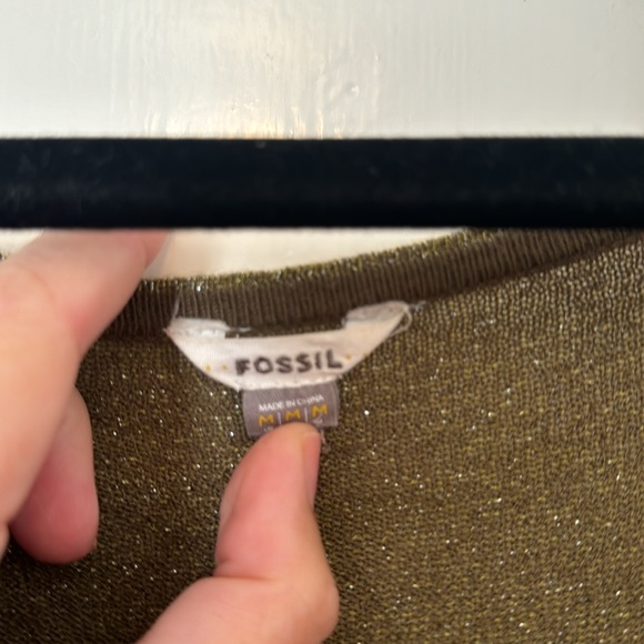 Subtle shimmer green top - Picture 4 of 4